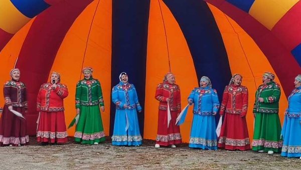 В селе Вятское Елабужского сельского поселения проведена концертная программа с участием ансамбля русской песни "Родные напевы"